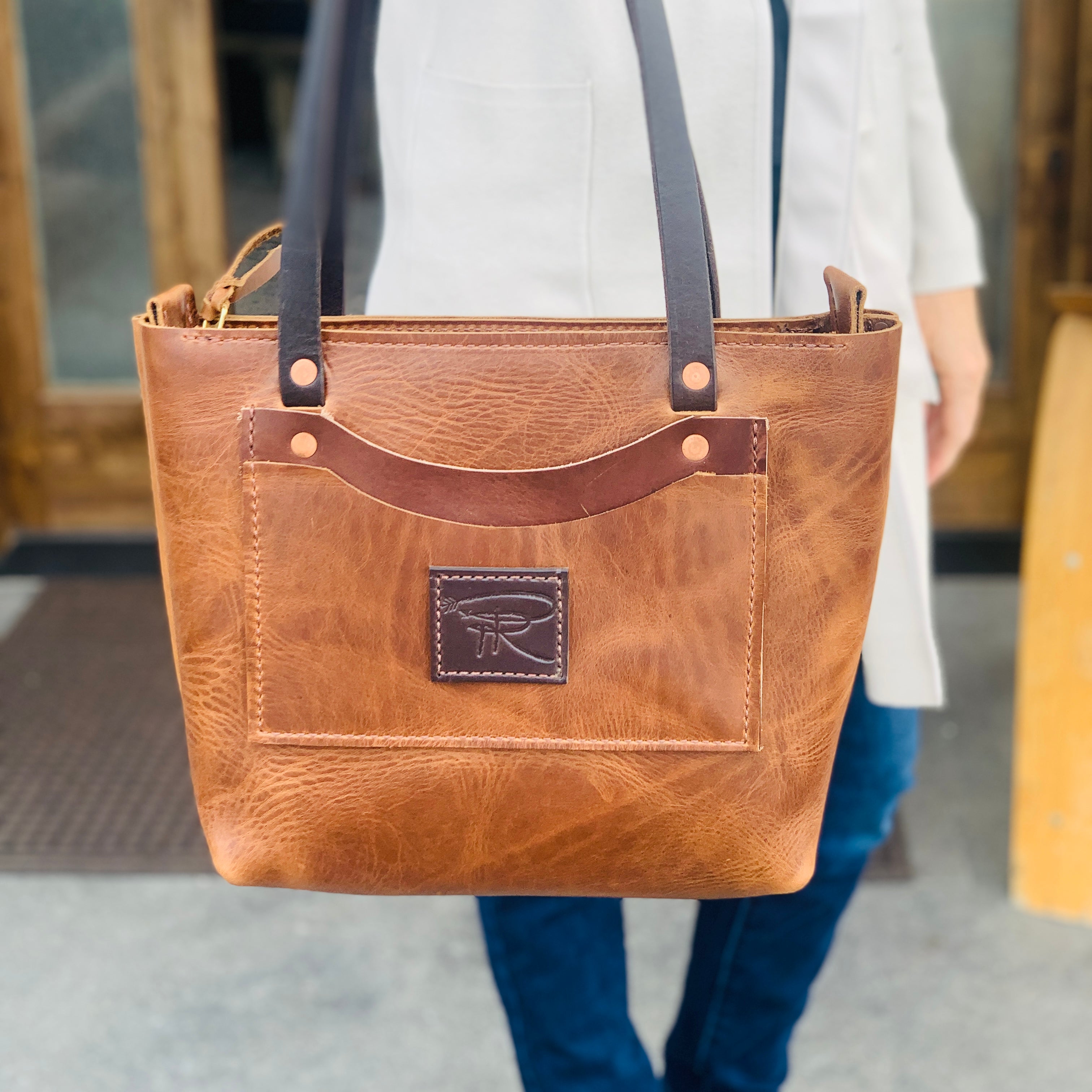 handbag purse tote bags gift shop boutique shopping idaho retail shop boutique handcrafted maker leather goods