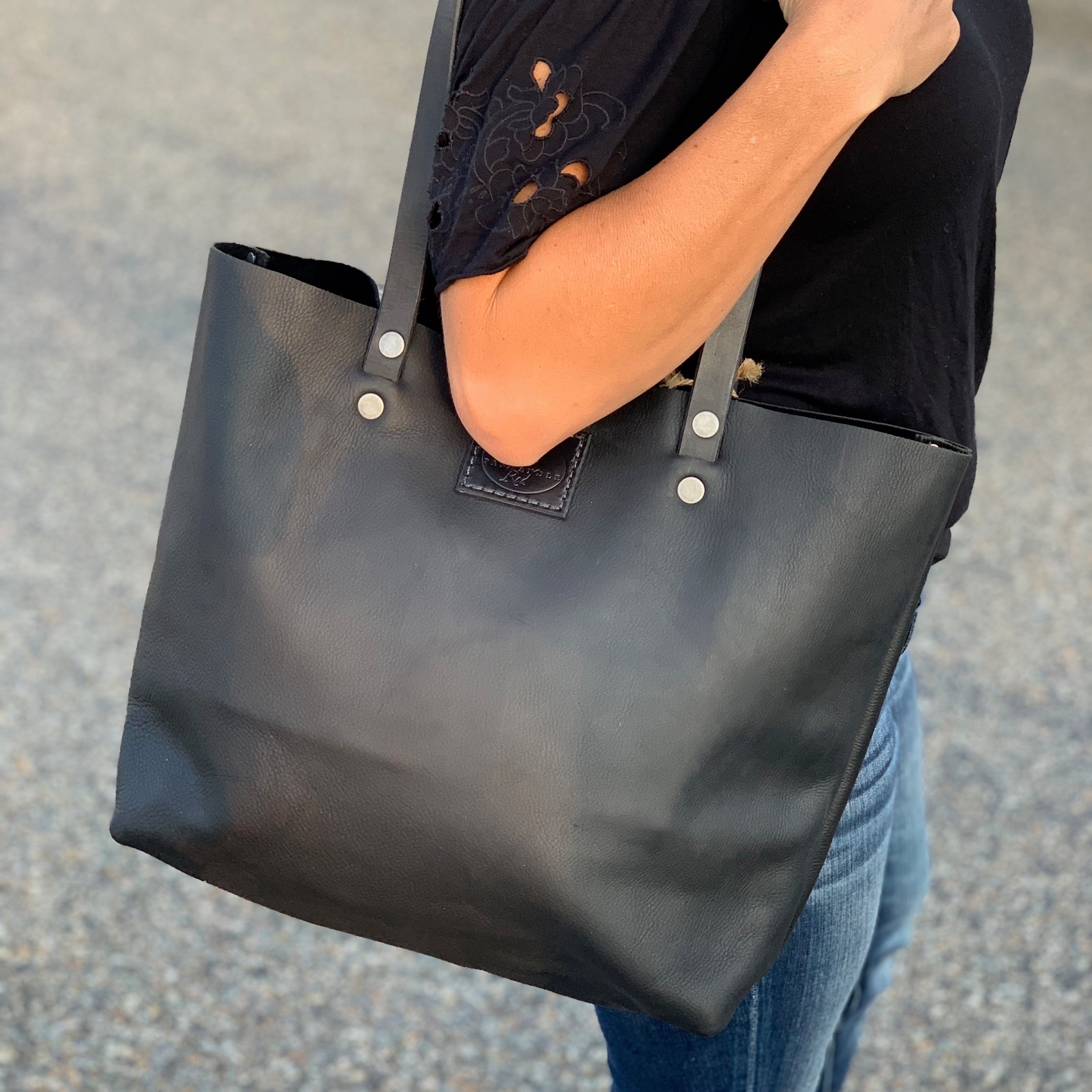 Black Leather Bag, Black Bag, Black Purse, Black Leather Tote Bag, Purses, Travel Bag, Gift Shop, Panhandle Red Leather Company, Panhandle Red, Leather Goods 