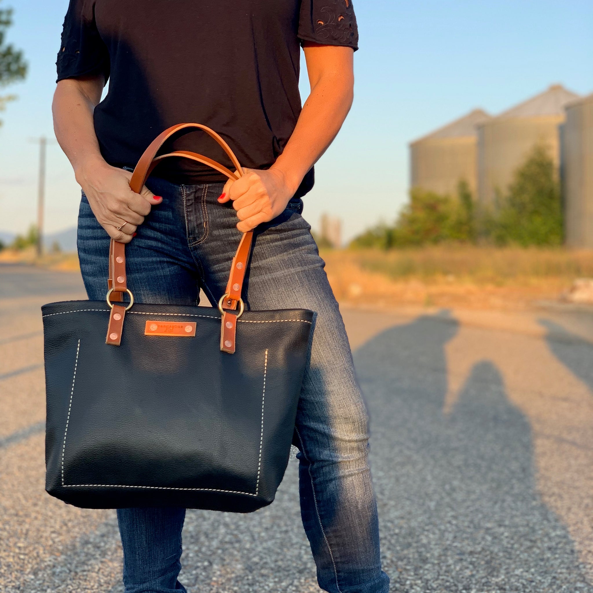 Black Leather Bag, Black Leather Tote Bag, Black Leather Bag, Black Purse, Black Leather, Purses, Handbags, Tote Bags, Messenger bags, Panhandle Red Leather Company, gift shop. 